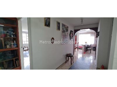 Casa de 5 alcobas en venta en Santa Marta Pastrana, Bogotá, 295 m² · foto 2 de 20