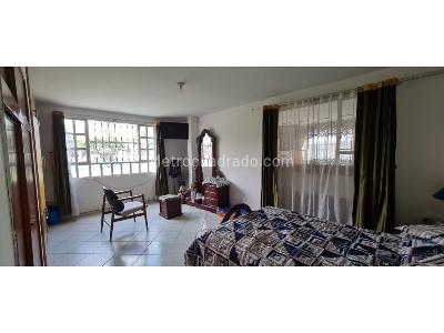 Casa de 5 alcobas en venta en Santa Marta Pastrana, Bogotá, 295 m² · foto 7 de 20