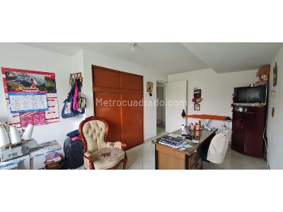 Casa de 5 alcobas en venta en Santa Marta Pastrana, Bogotá, 295 m² · foto 9 de 20