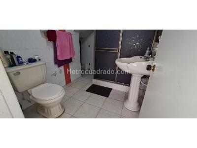 Casa de 5 alcobas en venta en Santa Marta Pastrana, Bogotá, 295 m² · foto 11 de 20