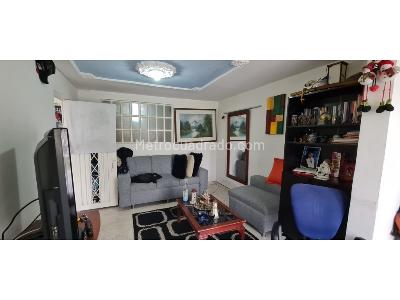 Casa de 5 alcobas en venta en Santa Marta Pastrana, Bogotá, 295 m² · foto 13 de 20