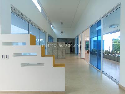 Casa de 4 alcobas en venta en Via Puerto Lopez, Villavicencio, 645 m² · foto 3 de 20
