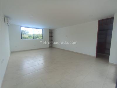 Casa de 3 alcobas en venta en Corredor Ecologico, Villavicencio, 300 m² · foto 3 de 20