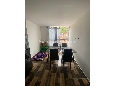Apartamento de 2 alcobas en venta en La Gabriela, Bello, 40 m² · foto 2 de 13