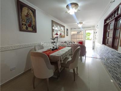 Casa de 5 alcobas en venta en Via Catama, Villavicencio, 169 m² · foto 3 de 20