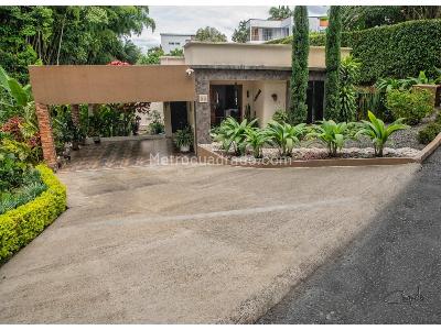 Casa de 4 alcobas en venta en Cerritos, Pereira, 420 m² · foto 2 de 14