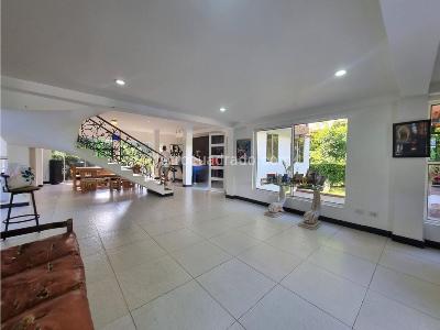 Casa de 4 alcobas en venta en Pueblito Cafetero, Pereira, 370 m² · foto 3 de 13
