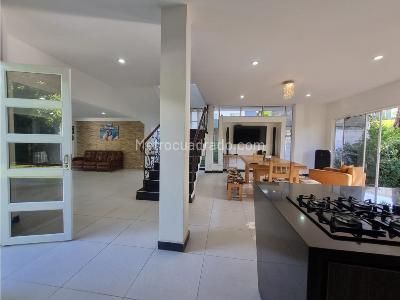 Casa de 4 alcobas en venta en Pueblito Cafetero, Pereira, 370 m² · foto 4 de 13