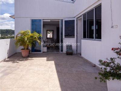 Apartamento de 3 alcobas en venta en Kennedy, Girardot, 128 m² · foto 2 de 20