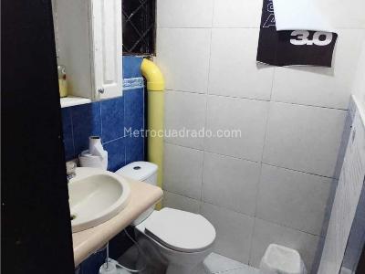 Casa de 5 alcobas en venta en Los Alcazares, Bogotá, 220 m² · foto 10 de 20