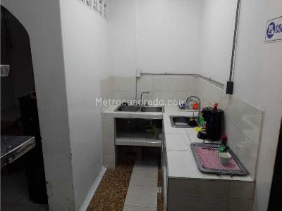 Casa de 5 alcobas en venta en Los Alcazares, Bogotá, 220 m² · foto 12 de 20