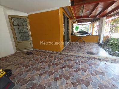 Casa de 3 alcobas en venta en Hacaritama, Villavicencio, 111 m² · foto 2 de 20