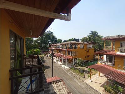Casa de 3 alcobas en venta en Hacaritama, Villavicencio, 111 m² · foto 3 de 20
