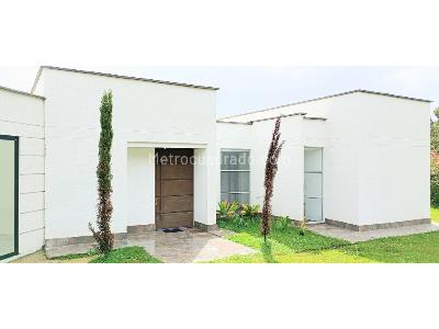 Casa de 4 alcobas en venta en Via Circasia, Armenia, 330 m² · foto 3 de 20