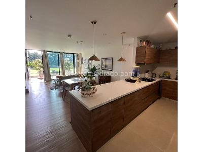 Apartamento de 2 alcobas en venta en Llanogrande, Rionegro, 114 m² · foto 2 de 10
