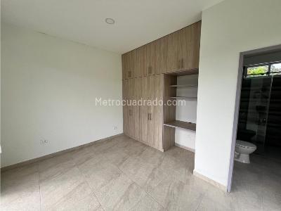 Casa de 4 alcobas en venta en Variante Condina, Pereira, 260 m² · foto 15 de 18