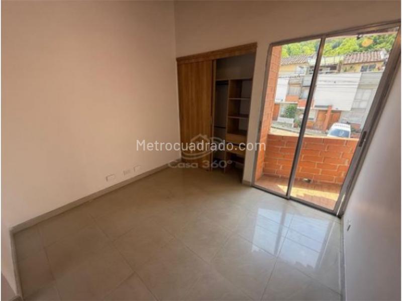 Remodeled 4BR House with Patio in Loma Del Indio - 9