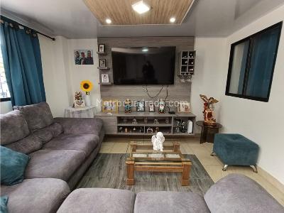 Casa de 3 alcobas en venta en Aranjuez, Medellín, 130 m² · foto 2 de 20