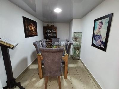 Casa de 3 alcobas en venta en Aranjuez, Medellín, 130 m² · foto 9 de 20