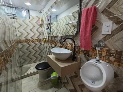 Casa de 3 alcobas en venta en Aranjuez, Medellín, 130 m² · foto 10 de 20