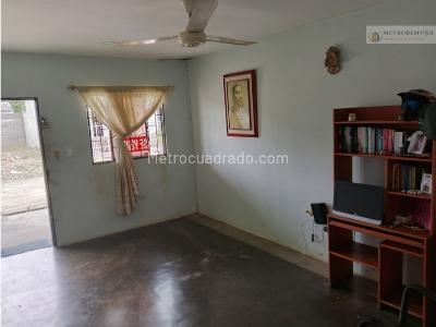 Casa en venta en Los Cedros, Montería · foto 2 de 9