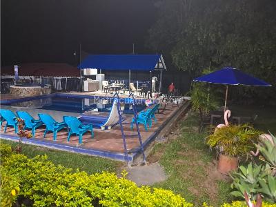 Casa de 5 alcobas en venta en El Caimo, Armenia, 900 m² · foto 2 de 20