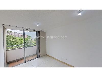 Apartamento de 3 alcobas en venta en Cabañas, Bello, 56 m² · foto 2 de 20