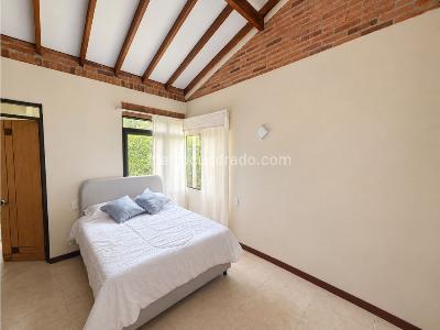 Casa de 3 alcobas en venta en El Tigre, Pereira, 274 m² · foto 6 de 14