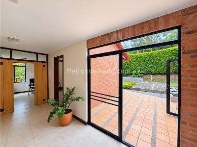 Casa de 3 alcobas en venta en El Tigre, Pereira, 274 m² · foto 9 de 14