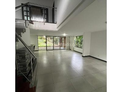 Casa de 3 alcobas en venta en Benedictinos, Envigado, 260 m² · foto 4 de 18