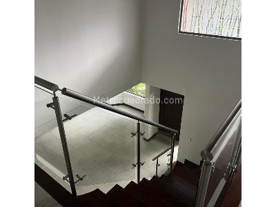 Casa de 3 alcobas en venta en Benedictinos, Envigado, 260 m² · foto 8 de 18