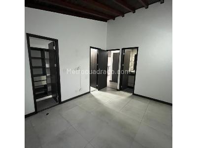 Casa de 3 alcobas en venta en Benedictinos, Envigado, 260 m² · foto 11 de 18