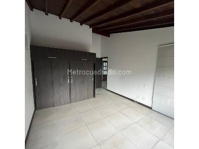 Casa de 3 alcobas en venta en Benedictinos, Envigado, 260 m² · foto 12 de 18