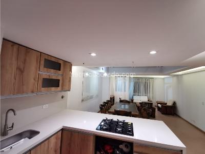 Apartamento de 3 alcobas en venta en Laureles, Medellín, 100 m² · foto 2 de 14