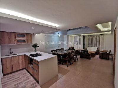 Apartamento de 3 alcobas en venta en Laureles, Medellín, 100 m² · foto 3 de 14