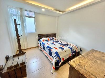 Apartamento de 3 alcobas en venta en Laureles, Medellín, 100 m² · foto 13 de 14