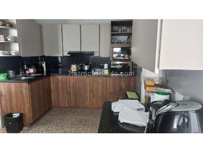 Casa de 5 alcobas en venta en Simon Bolivar, Medellín, 310 m² · foto 4 de 17