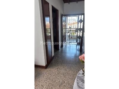 Casa de 5 alcobas en venta en Simon Bolivar, Medellín, 310 m² · foto 11 de 17