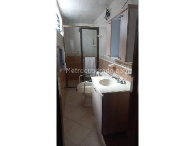 Casa de 5 alcobas en venta en Simon Bolivar, Medellín, 310 m² · foto 12 de 17