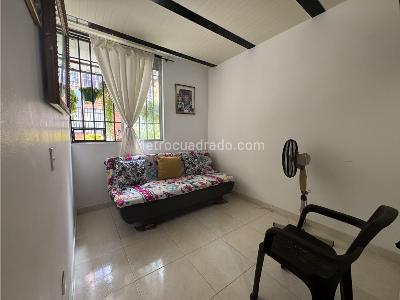 Apartamento de 3 alcobas en venta en La Esperanza, Girardot, 44 m² · foto 5 de 11