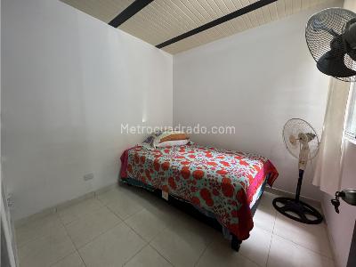 Apartamento de 3 alcobas en venta en La Esperanza, Girardot, 44 m² · foto 8 de 11