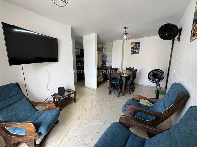 Apartamento de 3 alcobas en venta en Kennedy, Girardot, 58 m² · foto 2 de 15