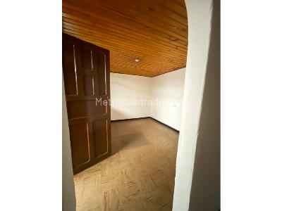 Casa de 5 alcobas en venta en Simon Bolivar, Bogotá, 250 m² · foto 2 de 20