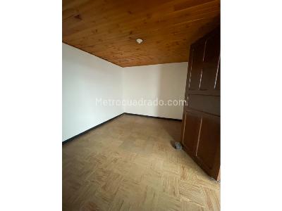 Casa de 5 alcobas en venta en Simon Bolivar, Bogotá, 250 m² · foto 3 de 20