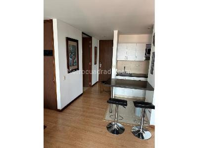 Apartaestudio en venta en El Poblado, Medellín, 40 m² · foto 2 de 12