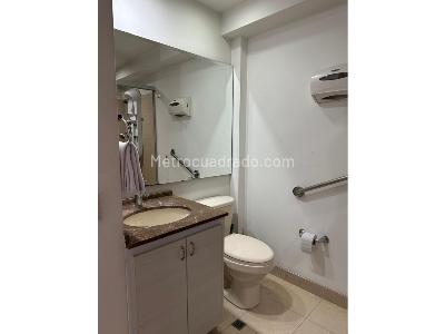 Apartaestudio en venta en El Poblado, Medellín, 40 m² · foto 10 de 12