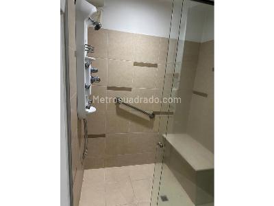 Apartaestudio en venta en El Poblado, Medellín, 40 m² · foto 11 de 12