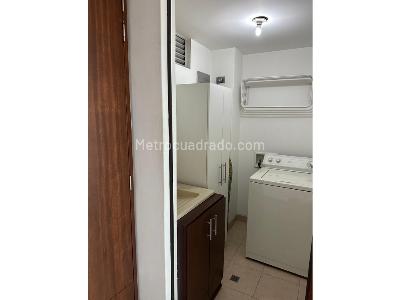 Apartaestudio en venta en El Poblado, Medellín, 40 m² · foto 12 de 12