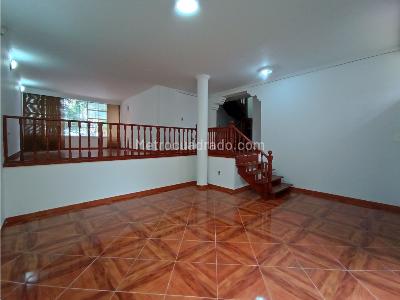 Casa de 5 alcobas en venta en Pardo Rubio, Bogotá, 456 m² · foto 4 de 20