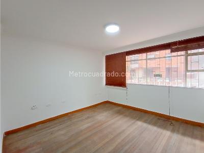 Casa de 5 alcobas en venta en Pardo Rubio, Bogotá, 456 m² · foto 7 de 20